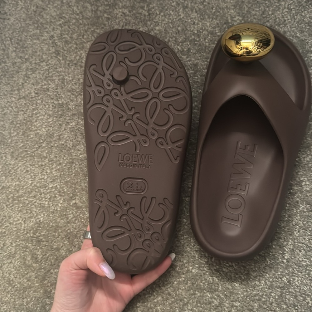 Bubble Slides with Gold Embellishment - Picture 4 of 5